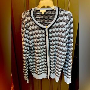 Li get blue cardigan